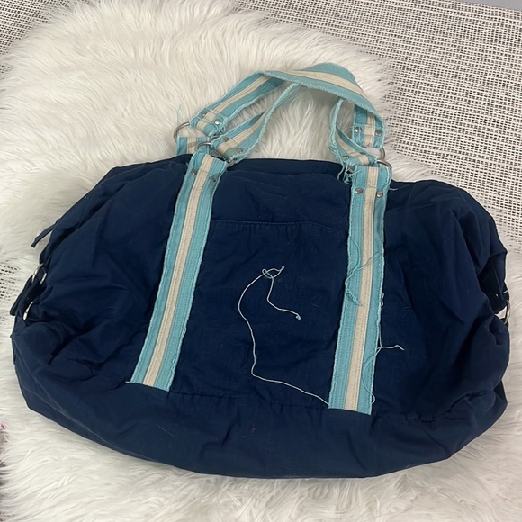 Old navy blue duffel - Picture 3 of 9